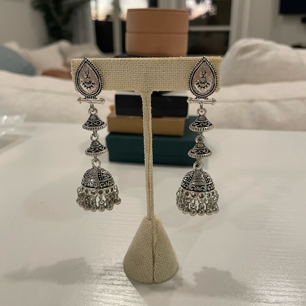 Silver Dangle Earrings NWOT